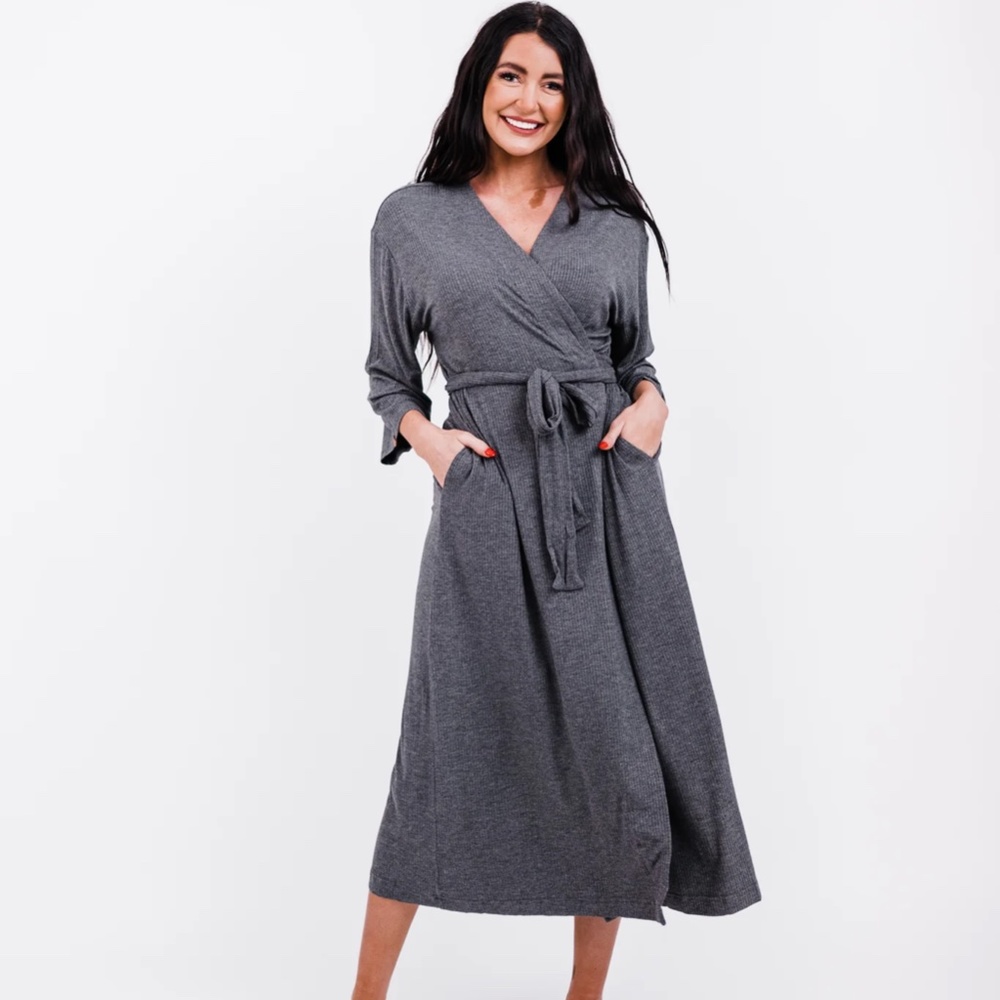 Nesting Olive - Ribbed Charcoal Robe (S/M)